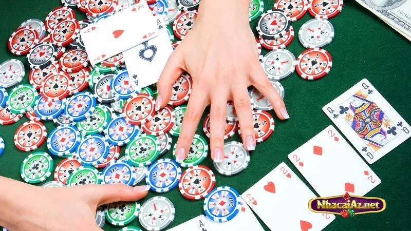 Giấu hay tráo bài Poker